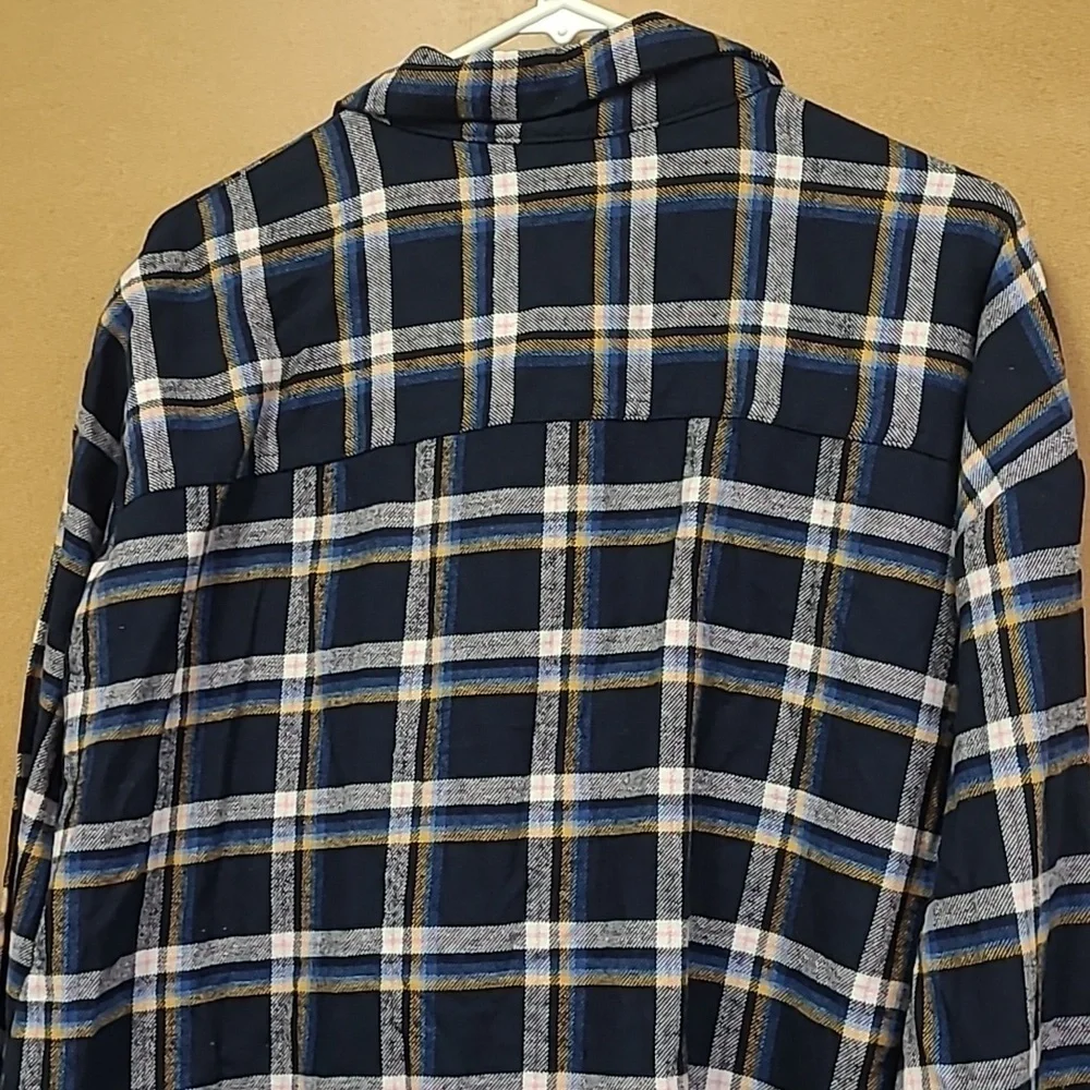 Old Navy Size XXL Navy Blue Plaid Button Down Boyfriend Shirt - Picture 3 of 10